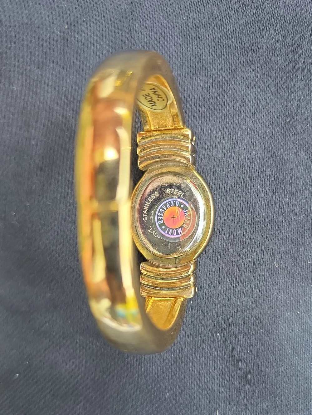 Elegant Solitaire Gold Tone Bangle Watch - Vintage Style